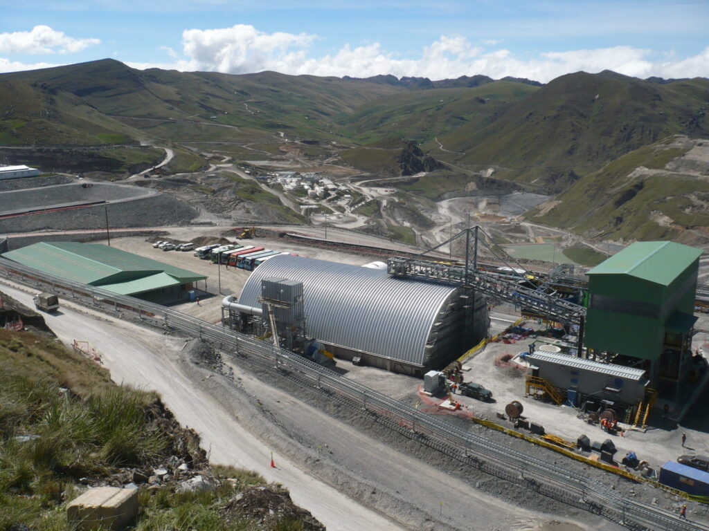 Estructura SteelMaster en la mina Cerro Corona de Gold Fields, Perú